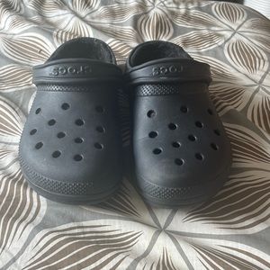 crocs